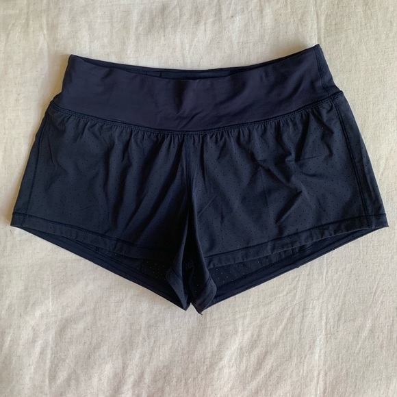 lululemon athletica Pants - Lululemon FINAL LAP shorts SIZE 6